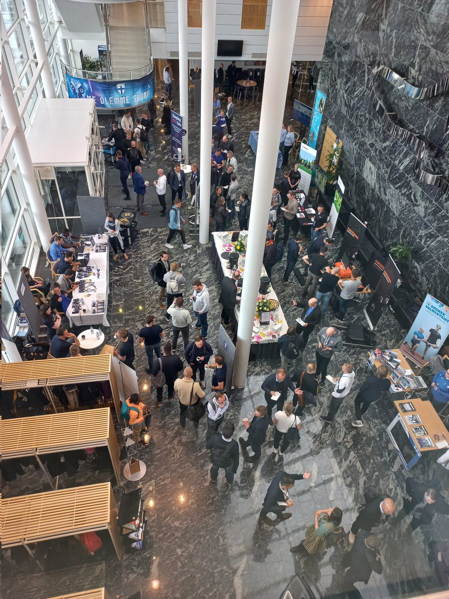 JYUsport_health's tweet photo. The best thing about an on-site event: networking with colleagues #NordicFootball2022 #JYUnique @NorFootballConf https://t.co/Axd9O5Yc5w