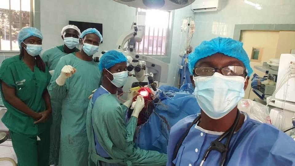 TheAlkambaTimes's tweet photo. Doctors in the Gambia conduct the first successful brain tumor surgery!  

For the first time in the country’s medical history, Doctors in The Gambia’s main referral hospital, have successfully conducted their first brain tumor surgery using a microscope. https://t.co/9Ffct2W3TL