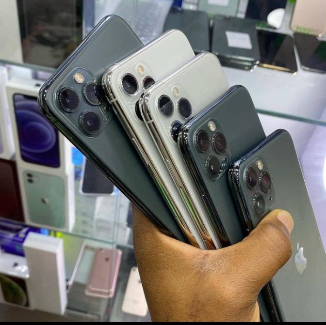 EmmaNwachukwu_'s tweet photo. UK Used iPhone

Xs 64gb @165k
256gb @180k

12 pro 128gb @425k
256gb @435k
512gb @450k

12promax 128gb @485k
256gb @505k https://t.co/FctDEfA0Fn