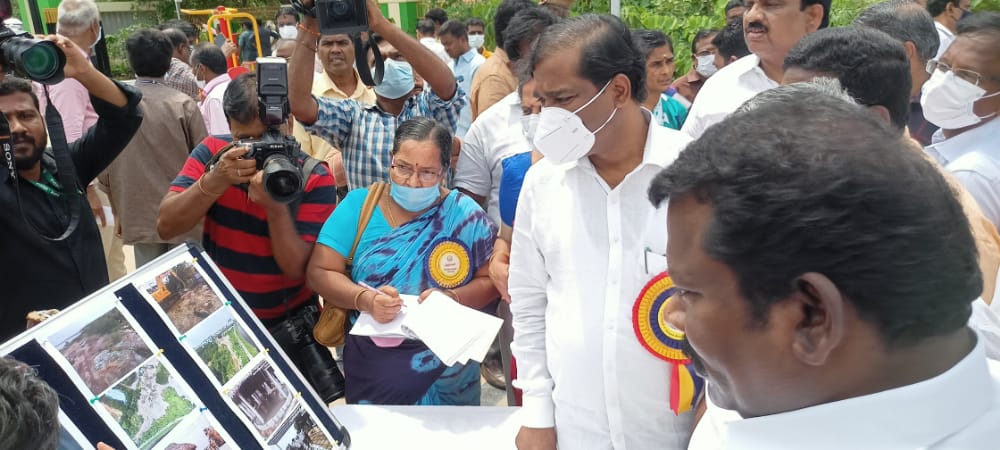 VelmuruganTVK's tweet photo. தமிழ்நாடு சட்டமன்றப் பேரவையின் பொதுக் கணக்கு குழுவின் சார்பில் இன்று சென்னை மாவட்டம்,சென்னை நதிகள் மறு சீரமைப்பு திட்டத்தை பார்வையிட்டு ஆய்வு செய்தோம்.
இடம் - அடையார். https://t.co/TcW7gwRYfa