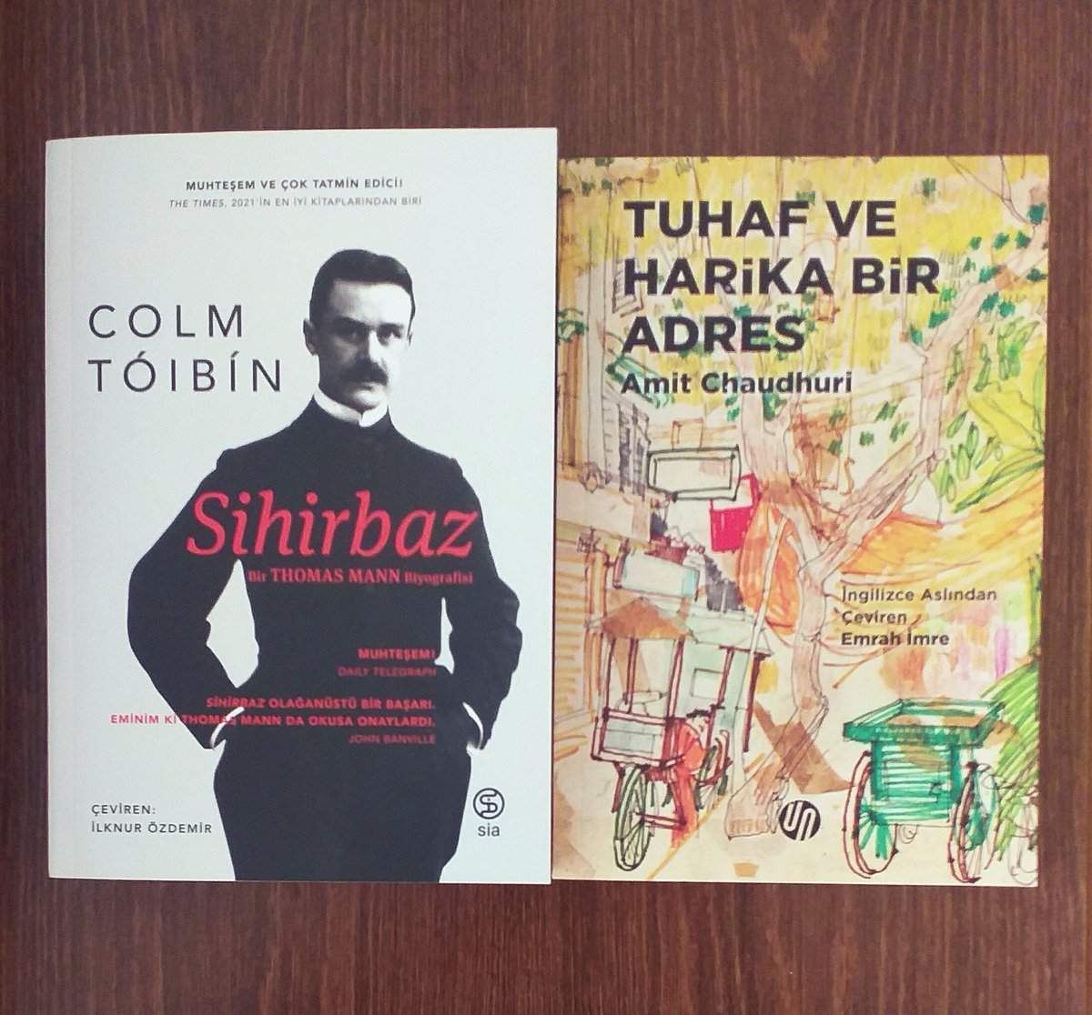 Hesabımızı takip edip bu tweeti rt edenlerden birine fotoğraftaki kitapları göndereceğiz. Talihliyi 15 Mayıs Pazar günü açıklayacağız.