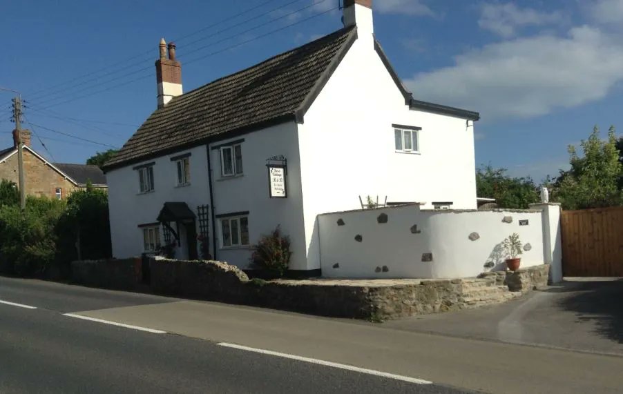 HotelsAvailable's tweet photo. Located in an Area of Outstanding Natural Beauty, Rose Cottage B&B is brimming with character. Book your stay & explore the stunning Jurassic Coast.
https://t.co/xr0ka75E8e
#BedandBreakfast #AdultOnly #FullEnglishBreakfast #Holiday #Explore #AONB #JurassicCoast #Chideock #Dorset https://t.co/P4WrwAoALn