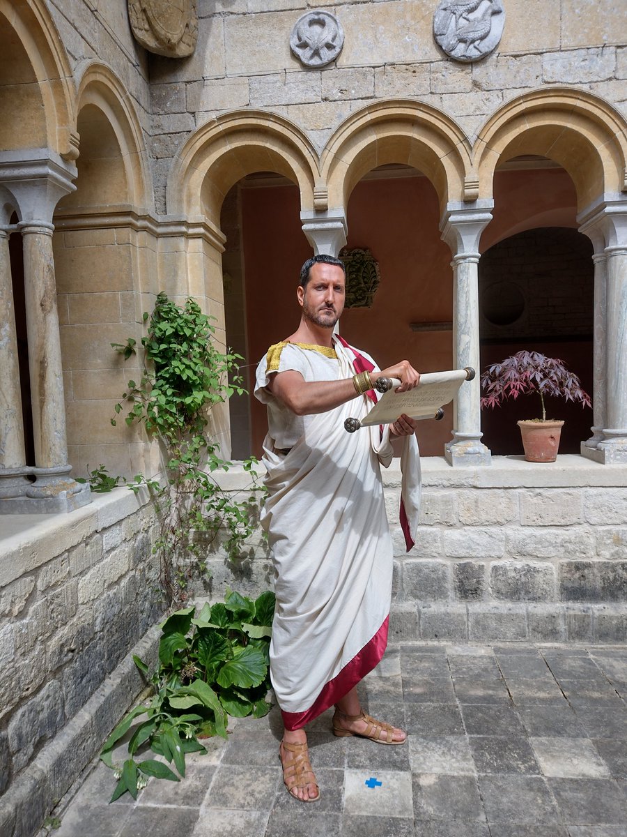 PhilippsChris's tweet photo. Proof if proof were needed, here's some pics from this week's #filmshoot as a #RomanSenator at the lovely Iford Manor in Wiltshire. And what a blast it was too.
#Actor #Acting #CostumeShot https://t.co/pX3EsE8k9G