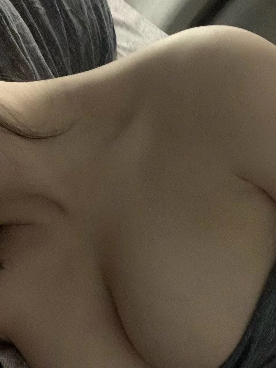 0772HHK's tweet photo. 好久不上，来看看小朋友门的私信，私信太多都回不过来😅 https://t.co/XYUc2jQRwN