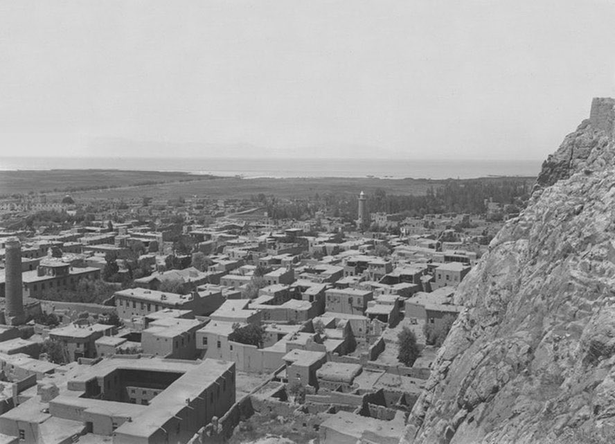TushBaA's tweet photo. Eski Van şehrî 1916 #Tuşba https://t.co/E7Poy3nvB3