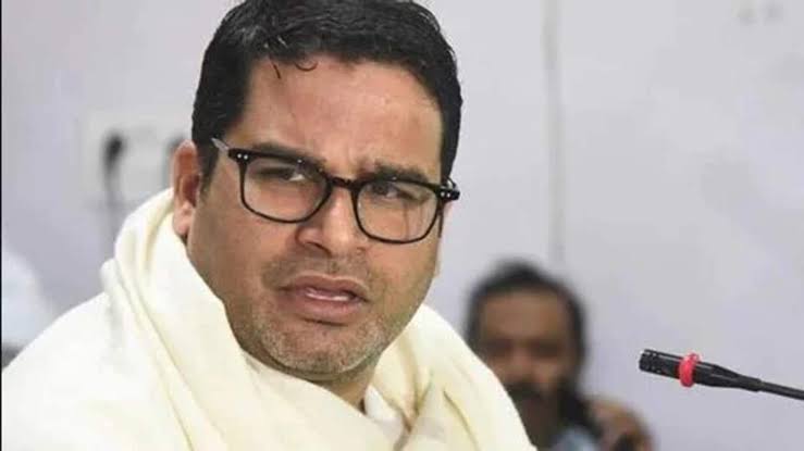UttarandhraNow's tweet photo. #Congress #LEFT పార్టీల నుండి దేశవ్యాప్తంగా మారో 10% అదనంగా ఓట్ బ్యాంకు ను బీజేపి తీసుకుంటుంది. ఇందులో ముందు వరుసలో వున్నది తెలంగాణా, కాంగ్రెస్ చితన్ శివర్ లో ప్రశాంత్ కిషోర్ నివేదిక. #PrasanthKishor #UANow https://t.co/o4tEXGpN24