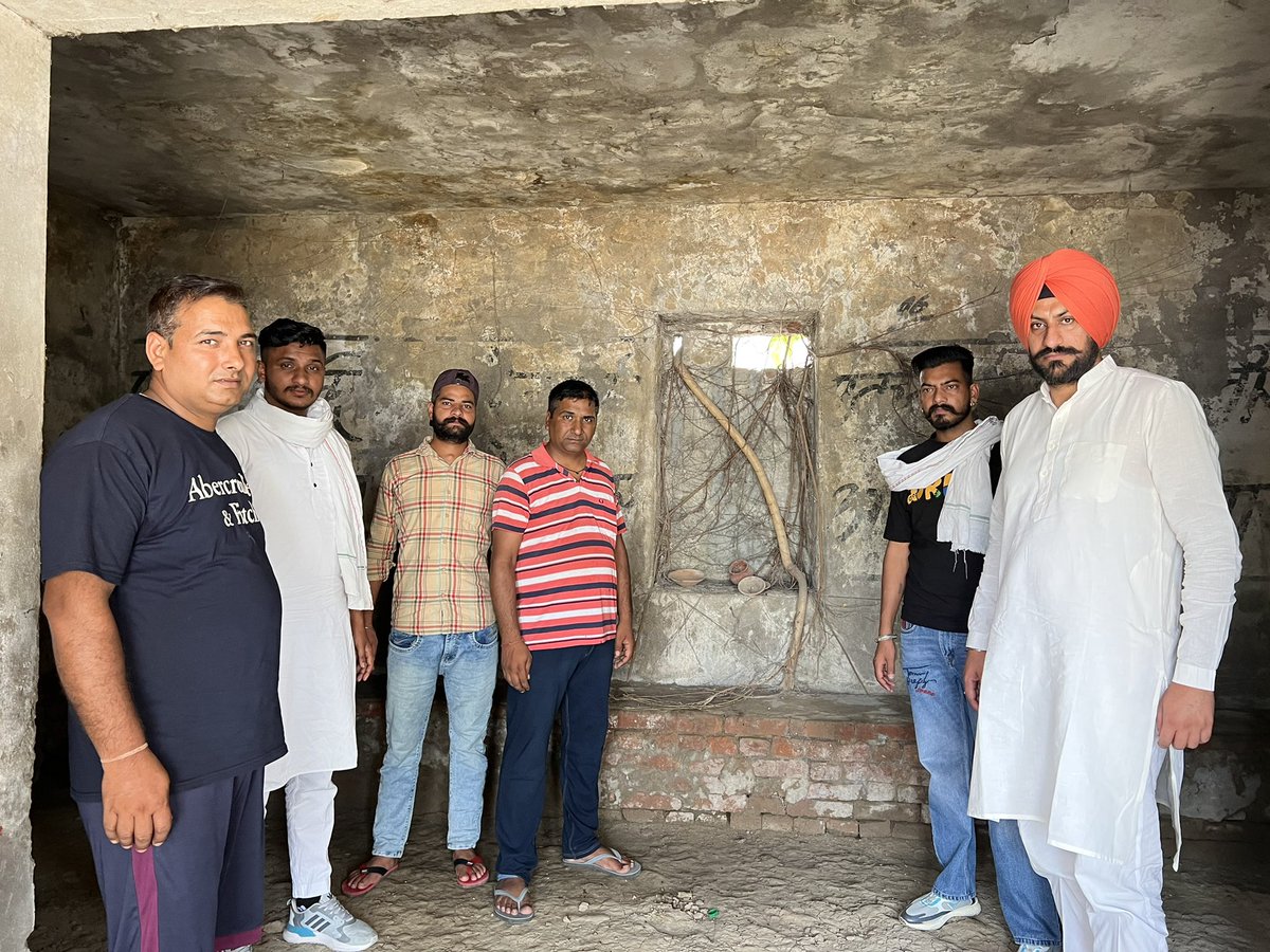 HarmandeepsVirk's tweet photo. मेरा @cmohry व @moolchandbjphry से अनुरोध है कि पिहोवा हलके के अरनैचा गाँव के बस स्टाप की हालत बहुत ख़स्ता है। इसका पुनर्निर्माण कराया जाए। 
@DeependerSHooda @Haryana_YC https://t.co/AXKibKyIce
