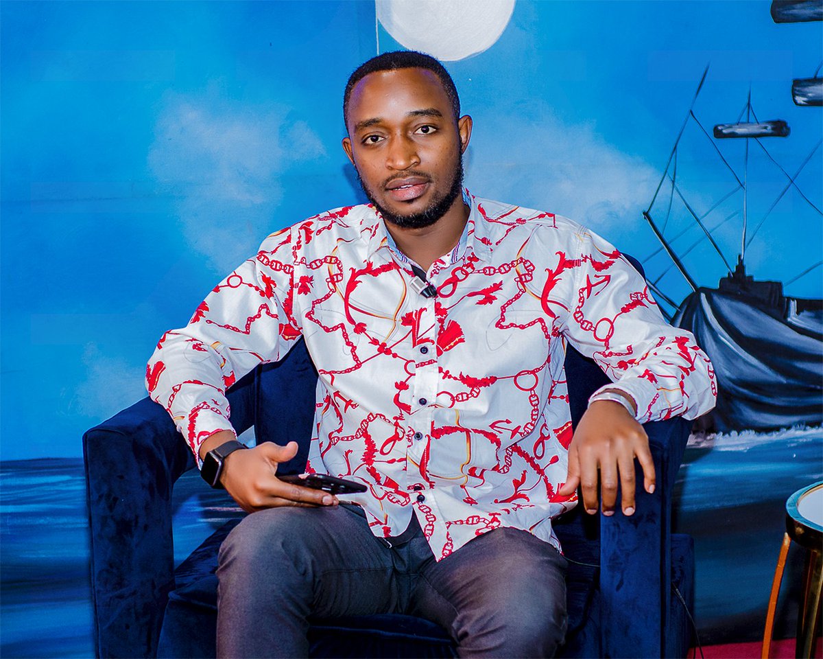 isangostar's tweet photo. Umuyobozi ushinzwe ibikorwa muri Vision Technologies Company Gisoda Albert aganira na Sibo Orgene mu Kiganiro #TheTrueService yavuze hakiri imbogamizi ku abaguzi bita ku kugabinyisha ibiciro batitaye ku gaciro ka servisi bahabwa. https://t.co/aTV8M5exbm