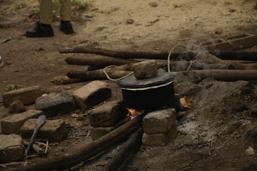 testimonyafric1's tweet image. 93% of Uganda’s population relies on wood fuel due to lack of alternatives (Biogas), leading to deforestation,increased carbon emission,smoky environment,adverse impact on health of communities &amp;amp; climate change.We MUST move to #RentableEnergy #ReplantingUg #RewindingTheWild.