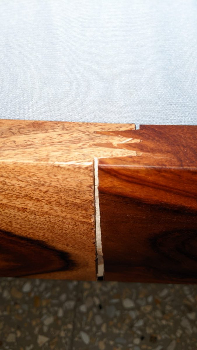 anujbugga1729's tweet photo. @WakefitCo @InfiniChai
A 7 month new Wakefit Andromeda Queen Size Sheesham bed has developed a huge crack along one of the main supporting beams - this happened just yesterday as I sat down on it.

As a loyal Wakefit customer I'm optimistic that you will replace the bed for me? https://t.co/BJq5zcfkev
