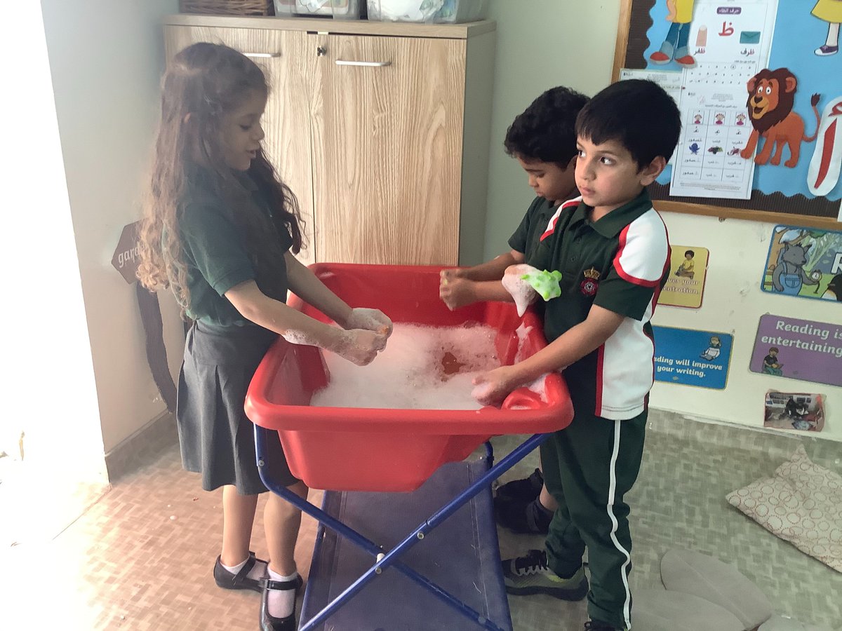 RGSGQ_Reception's tweet photo. We look for numbers in the water tray. https://t.co/5himth6ehr