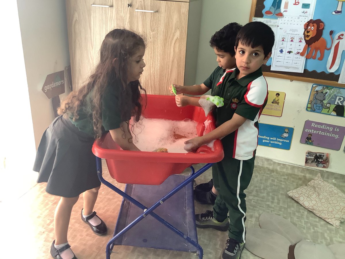 RGSGQ_Reception's tweet photo. We look for numbers in the water tray. https://t.co/5himth6ehr