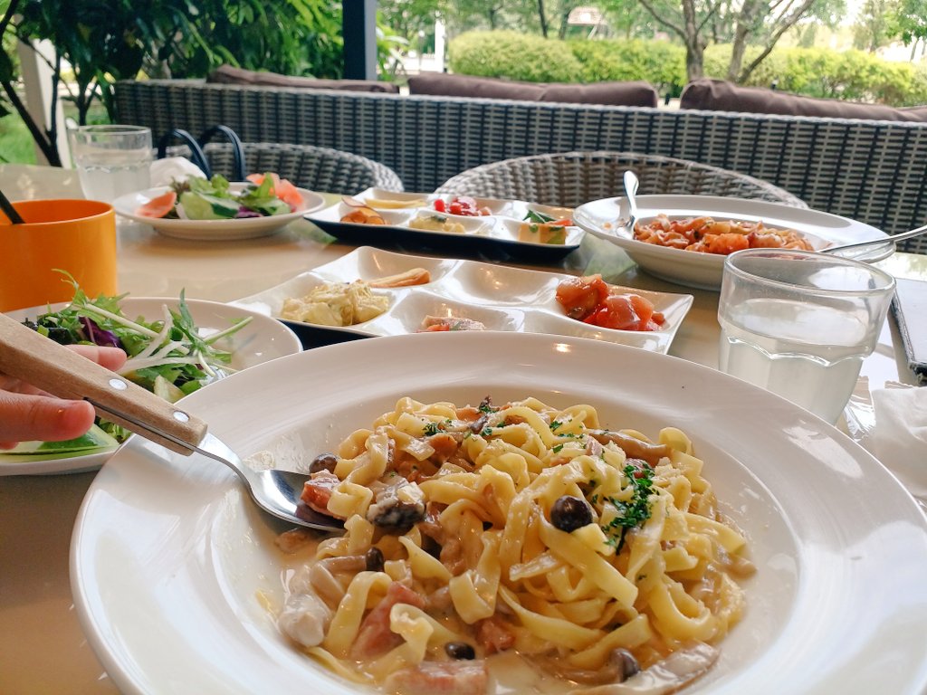 Sandarian 三田市ローカル情報 久しぶりに電車のって 西宮ガーデンズで子連れランチ テラス席広々気持ちよかったけど すずめさんも遊びにきて焦ったよ T Co Ub9kkpgaek 子連れランチ 西宮北口ランチ 西宮ガーデンズ タントタント 食べ