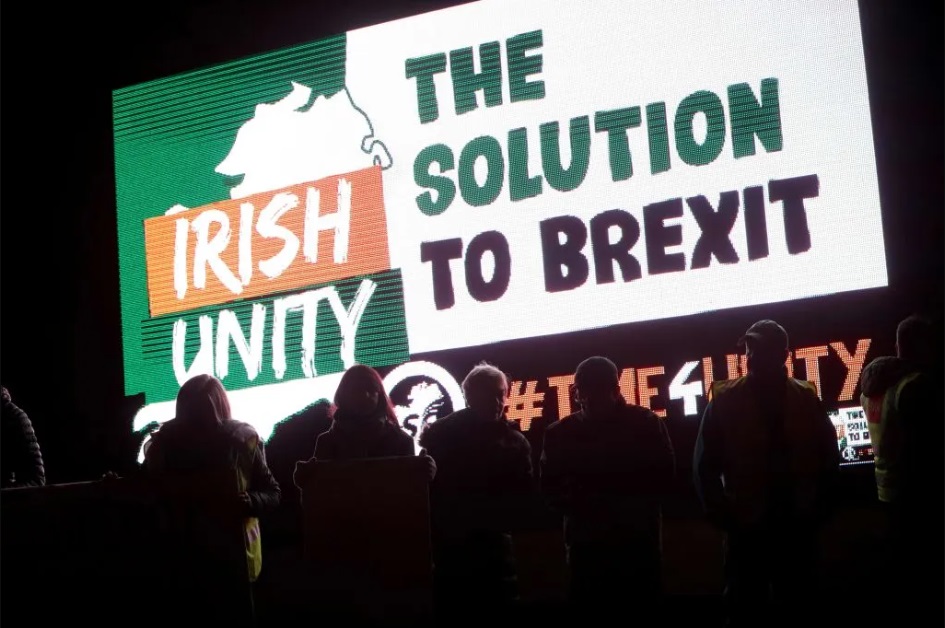 Eurofilo_'s tweet photo. 🇬🇧🇮🇪 Con la victoria del Sinn Fein en Irlanda del Norte y su liderazgo en las encuestas en Irlanda se ha reabierto el debate sobre la reunificación ¿Se reunificará Irlanda?🧵 https://t.co/vVb0D2kjyL