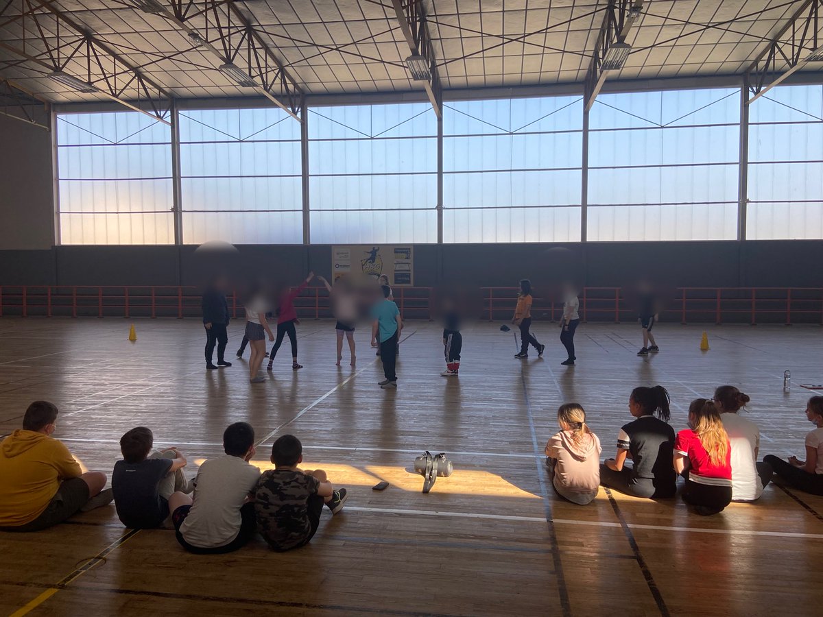 CollegeGavray's tweet photo. Projet Danse à l’école en EPS avec les élèves de 6ème et le CCN de Caen. Merci @LaManche50 https://t.co/wmS39c5ZgN