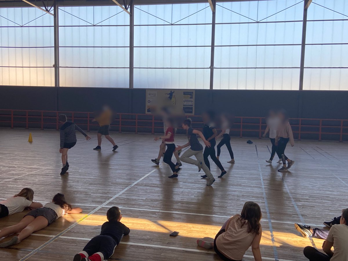 CollegeGavray's tweet photo. Projet Danse à l’école en EPS avec les élèves de 6ème et le CCN de Caen. Merci @LaManche50 https://t.co/wmS39c5ZgN