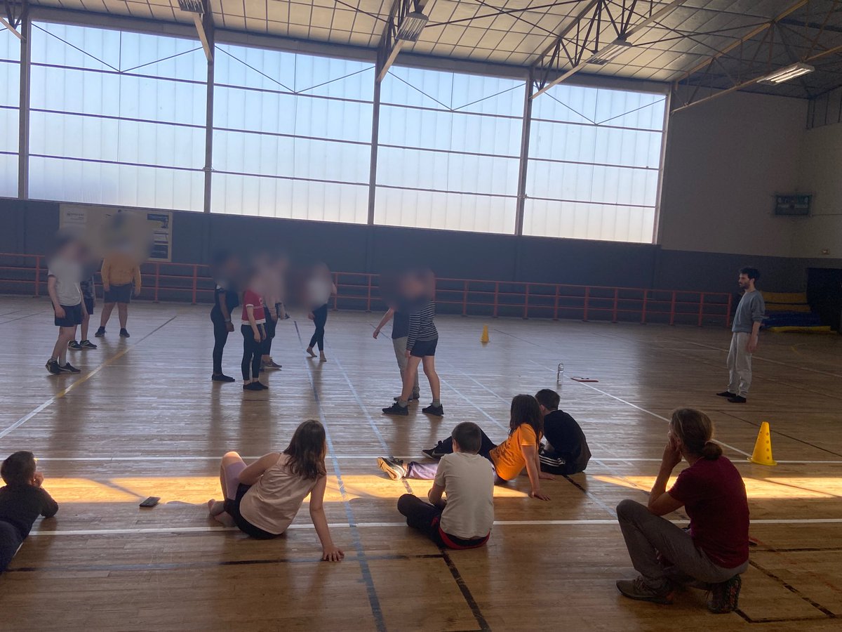 Projet Danse à l’école en EPS avec les élèves de 6ème et le CCN de Caen. Merci <a href="/LaManche50/">Département de la Manche</a>