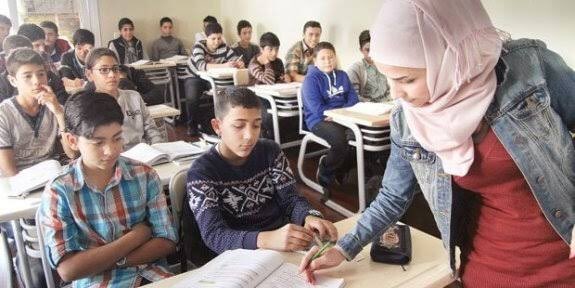 jurnalhabertr's tweet photo. MEB, meslek liselerinde okuyan Suriyeli 600 gencin katılacağı bir festival düzenliyor.

❗️5 günlük festival, Antalya’da 5 yıldızlı bir otelde yapılacak ve "4 milyon 653 bin 750 TL"ye mâl olacak. https://t.co/GTP77sN9YO