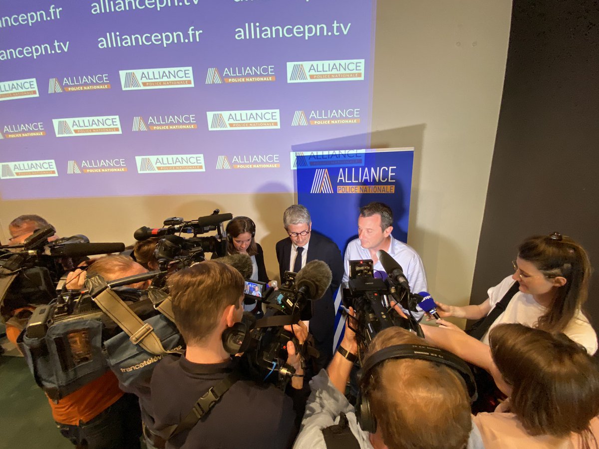 Loic_cfecgc_fp's tweet photo. A ce niveau là ce ne sont plus des dérapages mais bien une véritable stratégie anti flic. Alliance répondra dorénavant systematiquemznt sur le terrain judiciaire.@cfecgc  @alliancepolice @NMakarski https://t.co/RDNXhw5qF5