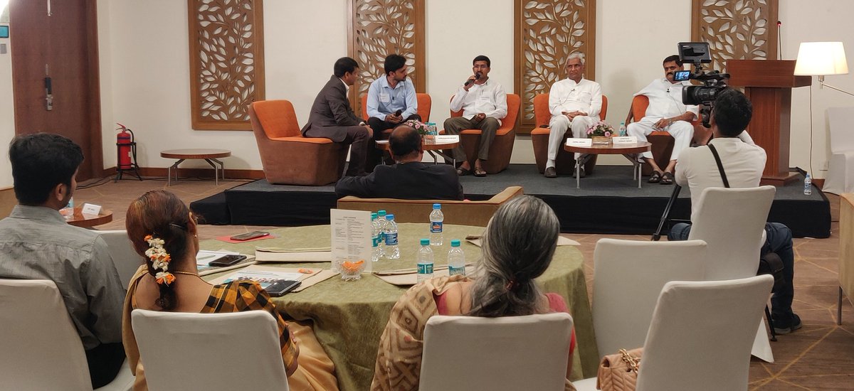visu_bio's tweet photo. No #agritech showcase is complete without the most important stakeholder #farmer
Thanks to @IkpPrime @AIPICRISAT @AgHub_PJTSAU @naturacropcare @satyukt @BarifloL @AgriTechFarmsio  @xmachinesai #FarmNeed for bring the farmers to forefront https://t.co/lqZIjXQaoT
