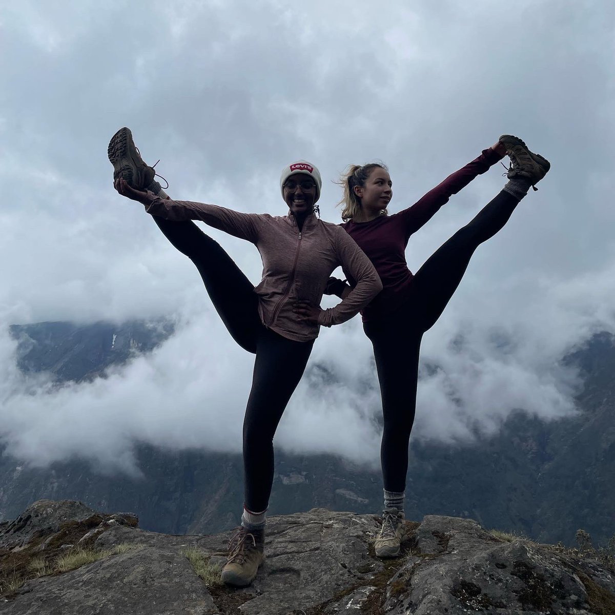 elmiyasmine's tweet photo. ✅ DAYS 2 &amp; 3

Started with the hardest day of trekking covering over 800m of altitude in an 8hr trek. Followed by a shorter acclimatizing hike covering 300m of altitude.

So proud of how far we’ve come 🤗We’ve passed the 6K milestone already ! Thank you all so much 🤍 https://t.co/KJfHSVmDkz