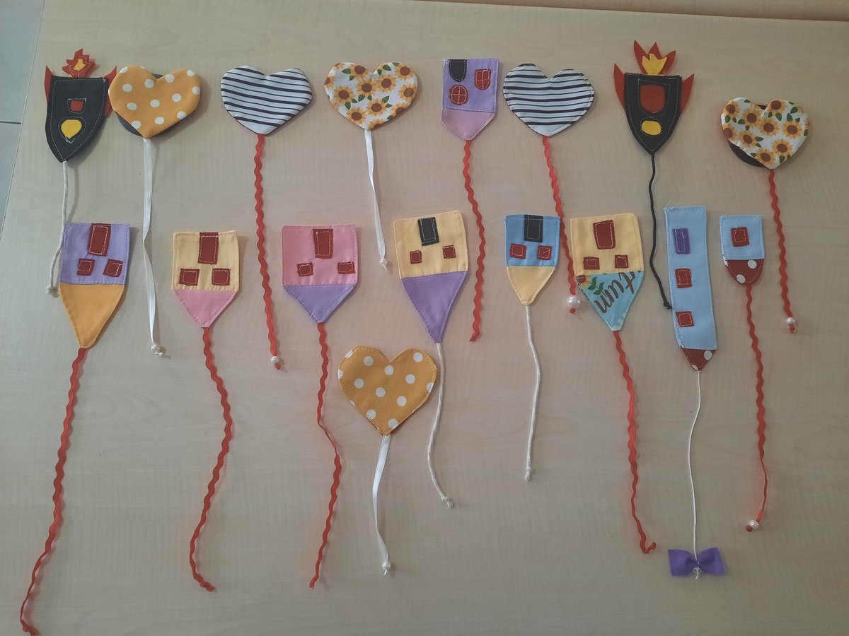 SebenHalk's tweet photo. El emeği göz nuru kitap ayraçları..💐📌Bu güzel ayraçları yapıp kütüphanemize bağışlıyan, Öğrencilerimizin okuma alışkanlığı kazanmasına destek olan Kerime hanıma çok teşekkür ederiz. 
Şimdi kitap okumak çok daha zevkli💫 https://t.co/s0n8x7EDUX