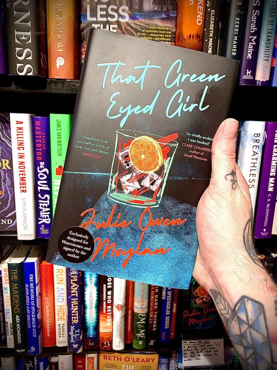 DMan1504's tweet image. 👑 MY QUEENS 👑
Just feast your eyes on all of these new must-reads!
#TheDanceTree @Kiran_MH @picadorbooks 
#ThatGreenEyedGirl @JulieOwenMoylan @MichaelJBooks 
#ALadysGuide @SophieHIrwin @HarperFiction 
#Misrule @heatherrwalter5 @DelReyUK 
All highly recommended by yours truly!