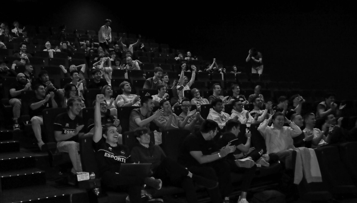 StudentLeagueBE's tweet photo. A Sunday to remember, you guys were amazing! 😍 

More pictures will come online on our Facebook.
▶ https://t.co/jJ7IqJ26dt

#BSL #Finals https://t.co/7E59WOtpv4