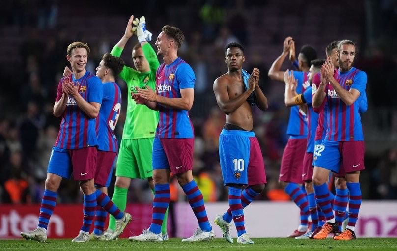 DeJongFrenkie21's tweet photo. A win at camp nou feels always good😁 https://t.co/YUzC3aHlsi