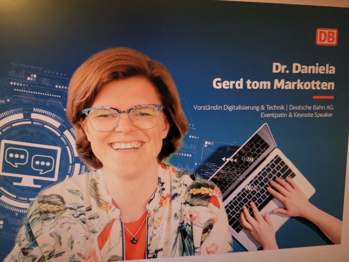 ulfkar's tweet photo. Unsere Technik Vorständen Daniela Gerd Tom Markotten bei der Keynote. Begeisterung und strahlendes Gesicht! 😊 #möglichmacher #DBtechcon22 https://t.co/S71uZv7j9k