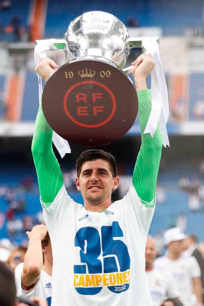 FCRealMadridFT's tweet photo. Happy birthday to THIBAUT #COURTOIS, who is celebrating its 30th anniversary today.
 🎊🎊🎉🎉🎂🎂 #RealMadrid #HalaMadrid #fcrealmadridfantoken https://t.co/t0kT1orUsJ