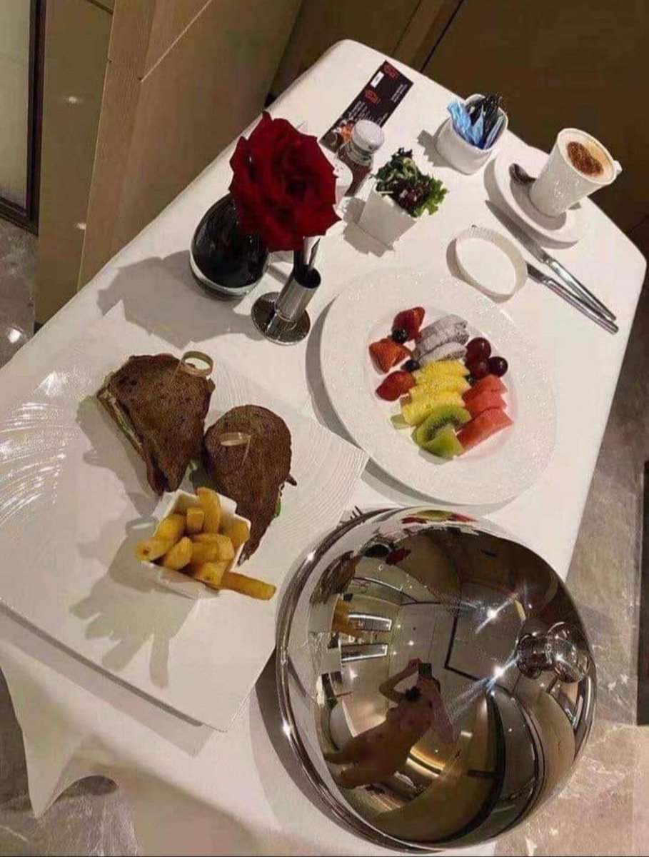 SellingAMirror's tweet image. On a scale of 1 to 10, please let us know how happy you were with the hotel breakfast.