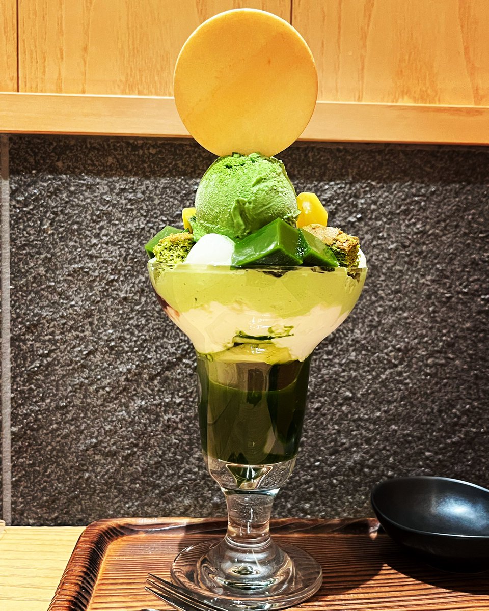 tateomif's tweet photo. 今日のおやつは、抹茶のパフェです。
I had a matcha parfait for today's snack.

#Hibiya #日比谷 #tokyomidtownhibiya #東京ミッドタウン日比谷 #Hayashiya #林屋 #林屋新兵衛 #林屋新兵衛日比谷店 #parfait #パフェ #matchaparfait #macchaparfait #抹茶パフェ https://t.co/dBSg7IegpK