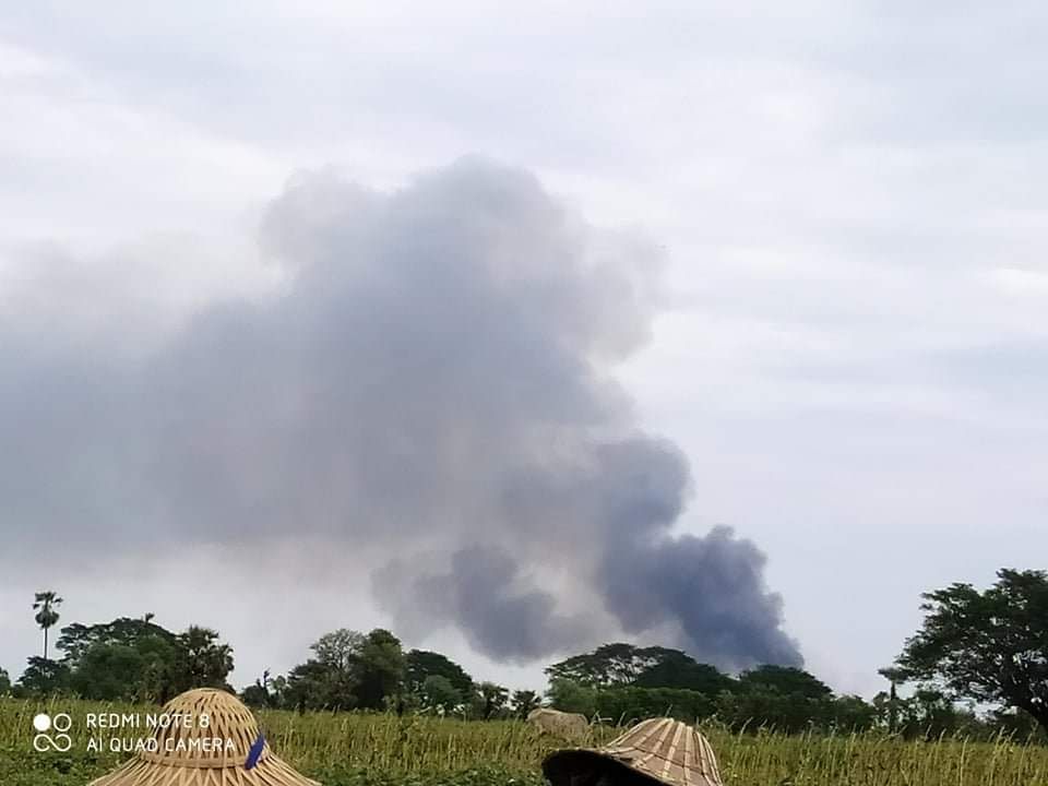 spring_2021's tweet photo. Clashes broke out between  military council and local defense forces as SAC troops from Myaung Tsp invaded the villages in YeLeKyun Area,Yesagyo Tsp and set the houses in the villages on fire since May7.

#WhatsHappeningInMyanmar
#2022May11Coup
#ASEANAcceptNUG
#ASEANRejectSAC https://t.co/rMq3ccHaAL