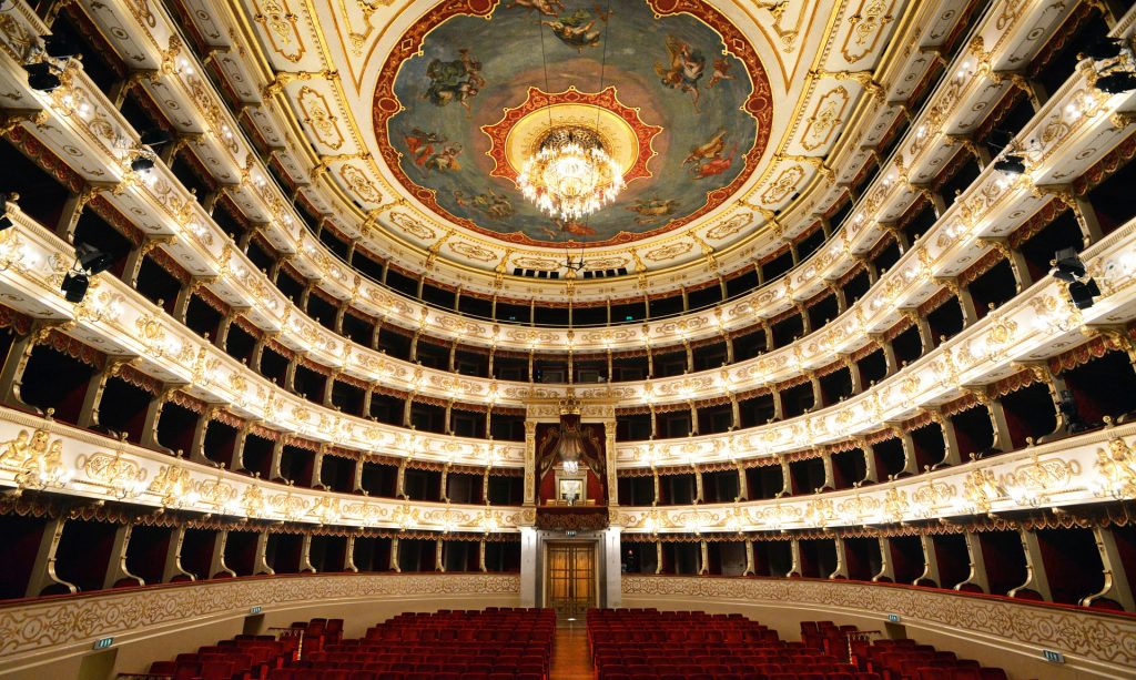 Approvato ora in Senato in prima lettura il DDL :
Il Teatro Regio di #parma è dichiarato monumento nazionale.
<a href="/SenatoStampa/">Senato Repubblica</a> <a href="/M5S_Senato/">M5S Senato</a>