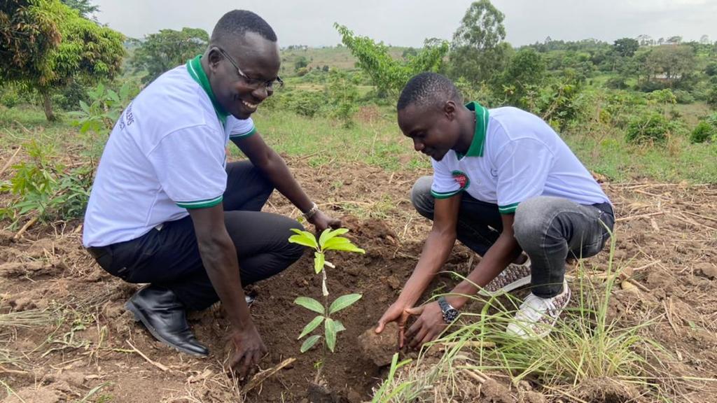 testimonyafric1's tweet image. Join us. Let's find solutions to the world's biggest challenges. SOLVIN LOCALPROBLEMSWITHAGLOBALEFFECT. 
#ClimateAction #ReplantingUg #ClimateJustice
Follow @testimonyafric1 now.