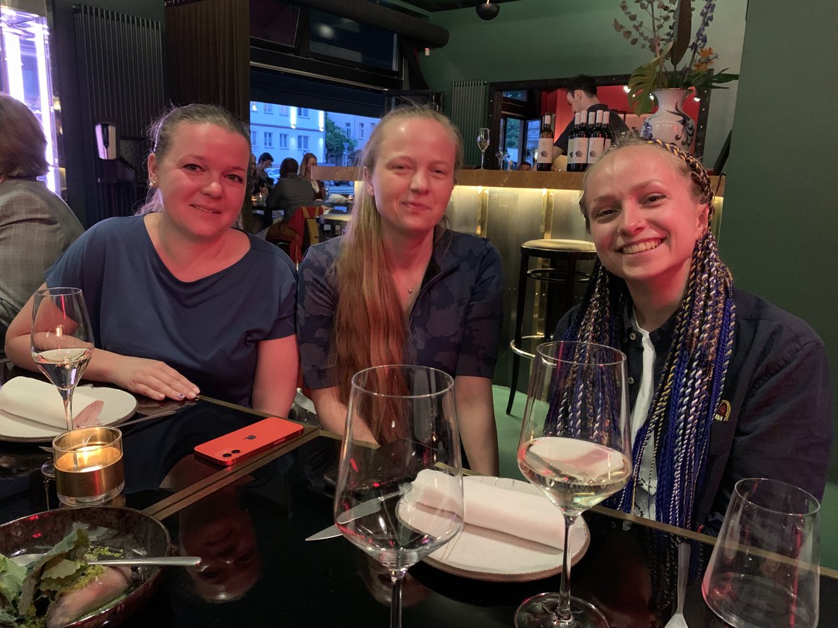 peggyanne's tweet photo. 🦾🥰My new squad of power marketers during @asoconference 👉🏻 Catherine &amp; oksana from @g5games &amp; Natalie @GetTheFabulous #asoconference https://t.co/Qkh4tExOi7