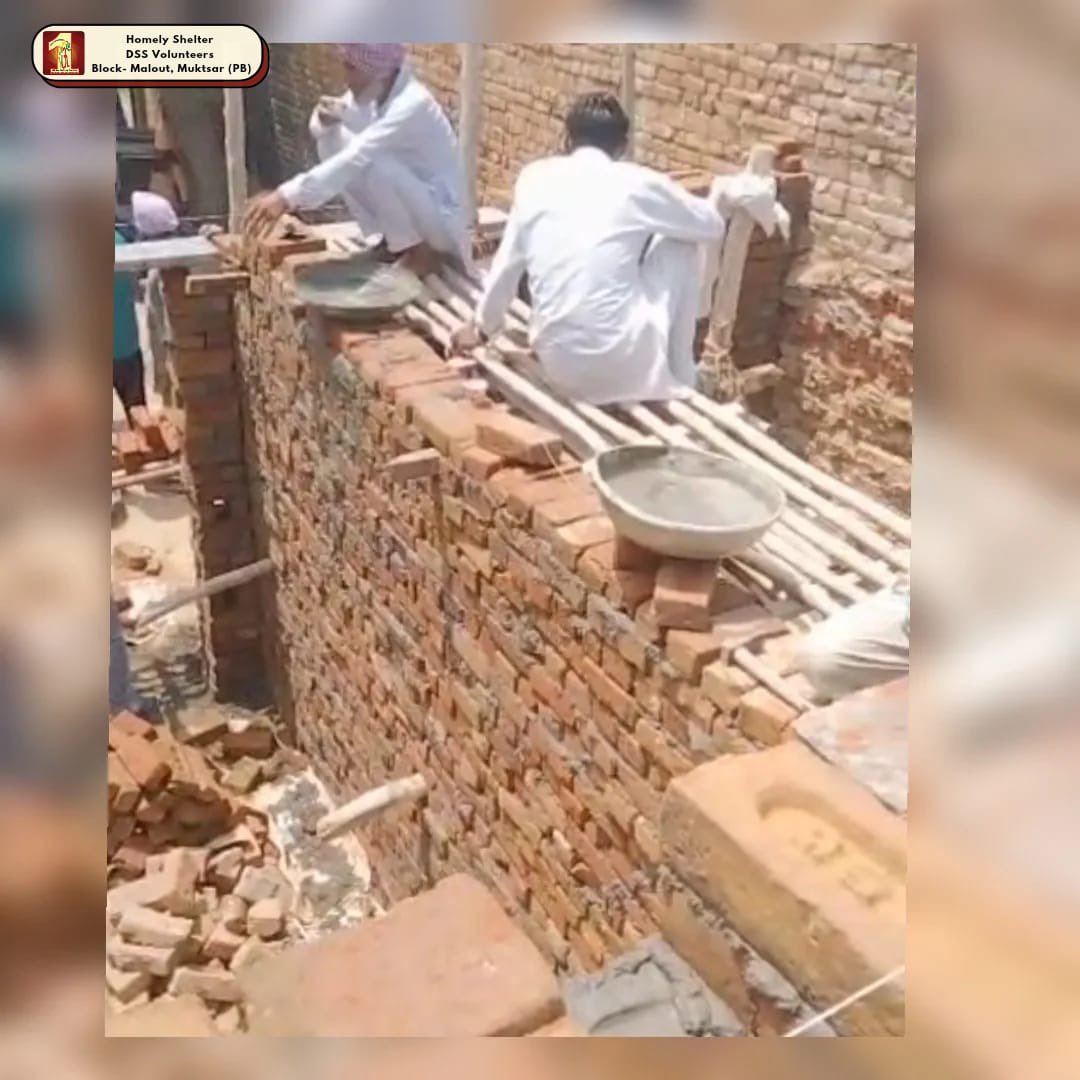 DSSNewsUpdates's tweet photo. सैकड़ों लोग एकजुट हुए एक जरूरतमंद को छत लिए !
Many individuals don't have a proper shelter over their heads and face many different kinds of related challenges. DSS volunteers constructed a home for a destitute who just dreamt of having own home.
#actofkindness #homelyshelter https://t.co/QlM6IpUsYT