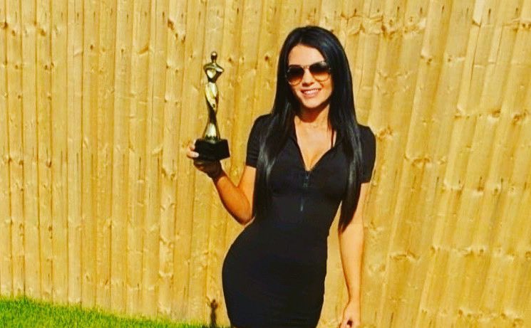 SheInsprAwrds's tweet photo. #Winner2020 @kellymcfadden proudly showing off her trophy.
In her own words
“I used to always say "I never win anything.." but in late 2020 I very unexpectedly won a SheInspires Inspirational Women Award and I couldn't believe it (.. I still can't!)
Well… you are worth it l https://t.co/t6HqN7nMQz