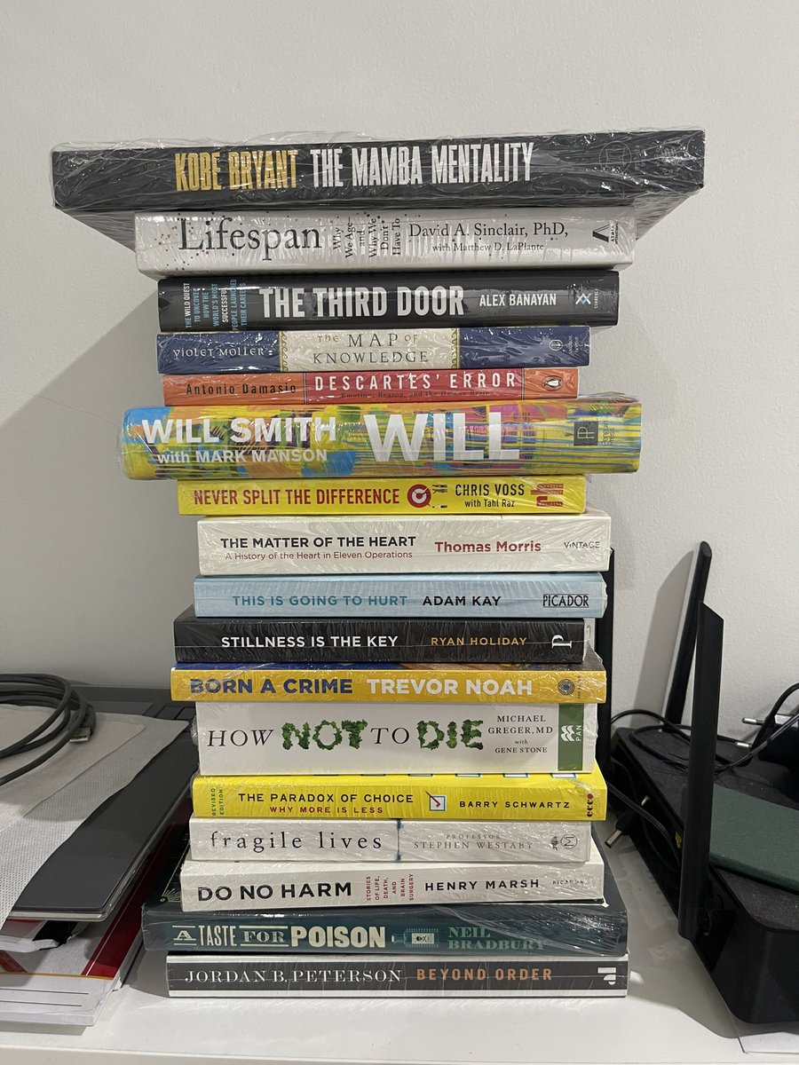 greenandi's tweet photo. #bookstack more books to read https://t.co/pWEN2nB2ni