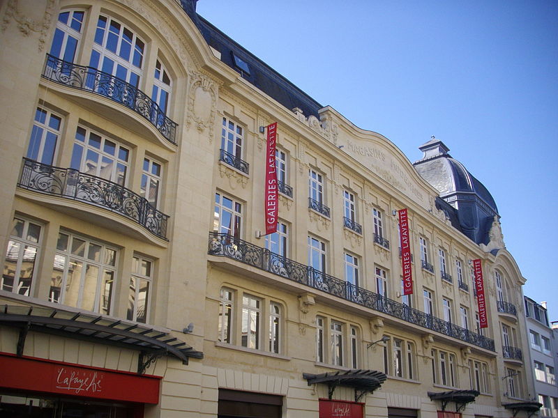 TICetplus's tweet photo. Cette semaine dans notre newsletter, les Galeries Lafayette de #Reims ont un nouveau propriétaire, Tou'You allie circuit court, matériaux de qualité et bien-être animal, et bien plus d'infos encore sur https://t.co/aF76Yfuend https://t.co/kiekM1vpv2