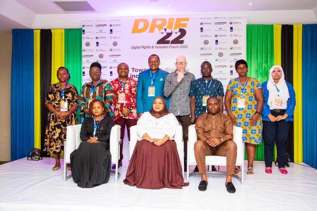 Group photo after opening remarks #DRIF22 in Tanzania with the local theme Digital Rights and Inclusion for Sustainable Development in Tanzania ⁦<a href="/ParadigmHQ/">Paradigm Initiative (PIN)</a>⁩ #DRIF22Tz #DigitalRightsTz