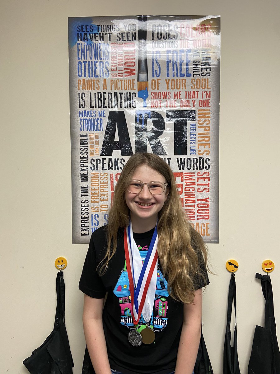 CPJH_Art's tweet photo. Congratulations to Sofia Varona for her @TXarted Jr. VASE Platinum Medal Awards for her digital artwork of her puppy! @CPJH_Art 🎨 🥇 🎉@TISDCPJHS @FineArtsTomball #DestinationExcellence #CPJHInfluencer @MrsJodiLea https://t.co/fScmLy1OSy