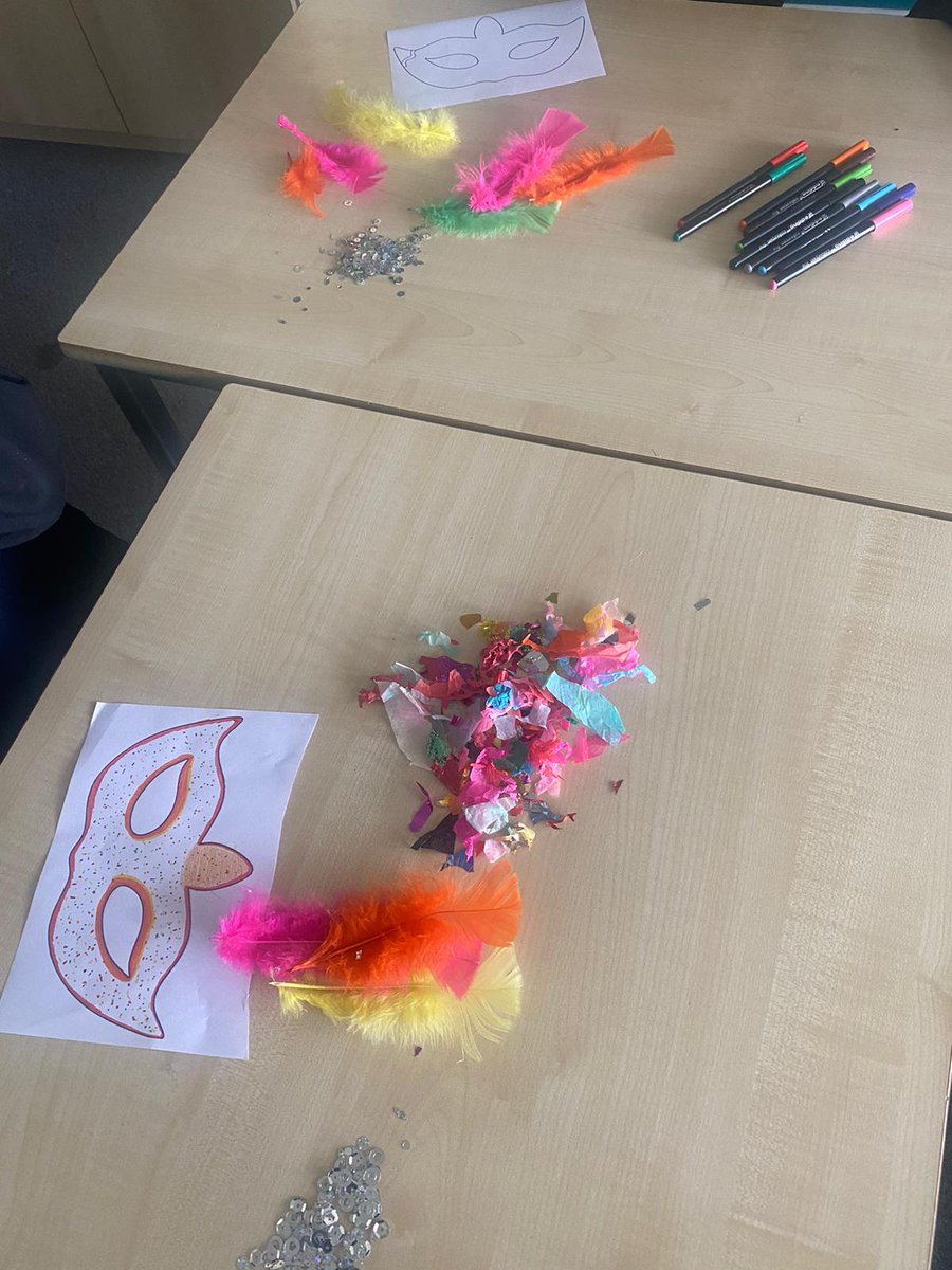 CVALE_socsubs's tweet photo. 🇧🇷 @misspetale and 1S2 started making some amazing Carnival masks today as part of our Brazil unit! 👏💃🏽 https://t.co/bBXvgjgCGW