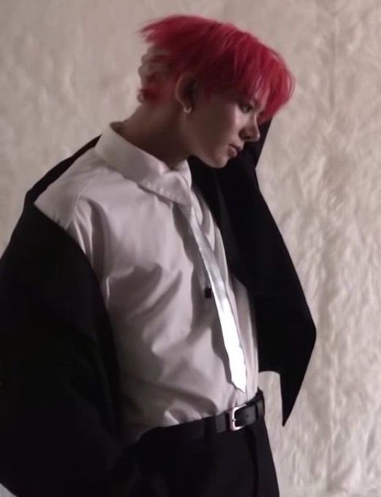 prodshn's tweet image. if heeseung posts this one its over for everyone