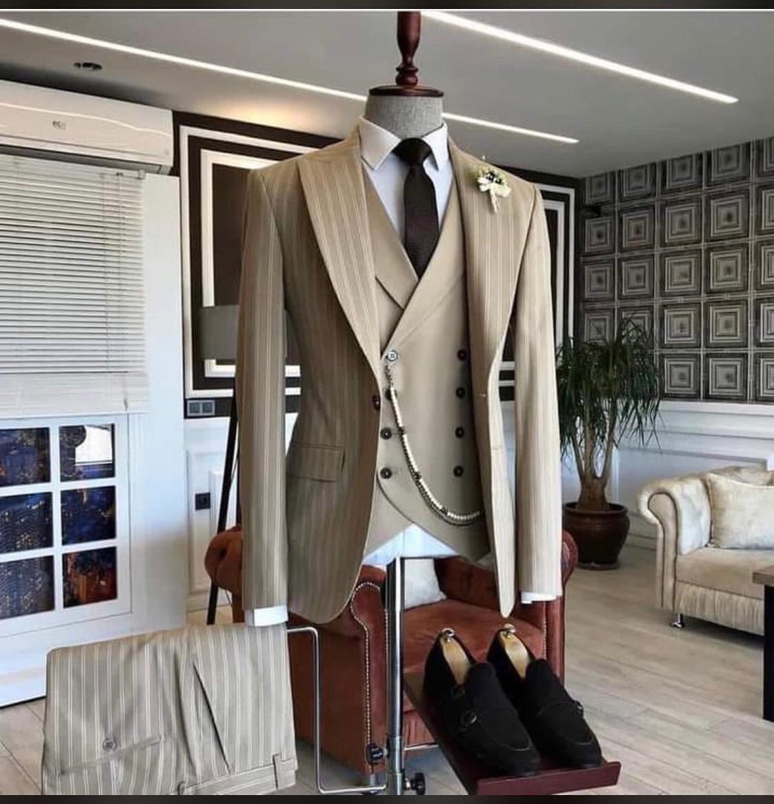 luxurious_gh's tweet photo. Available suits in stock as seen . Available in all sizes . Contact/WhatsApp: 0543410556 https://t.co/AxH9n7VCb7