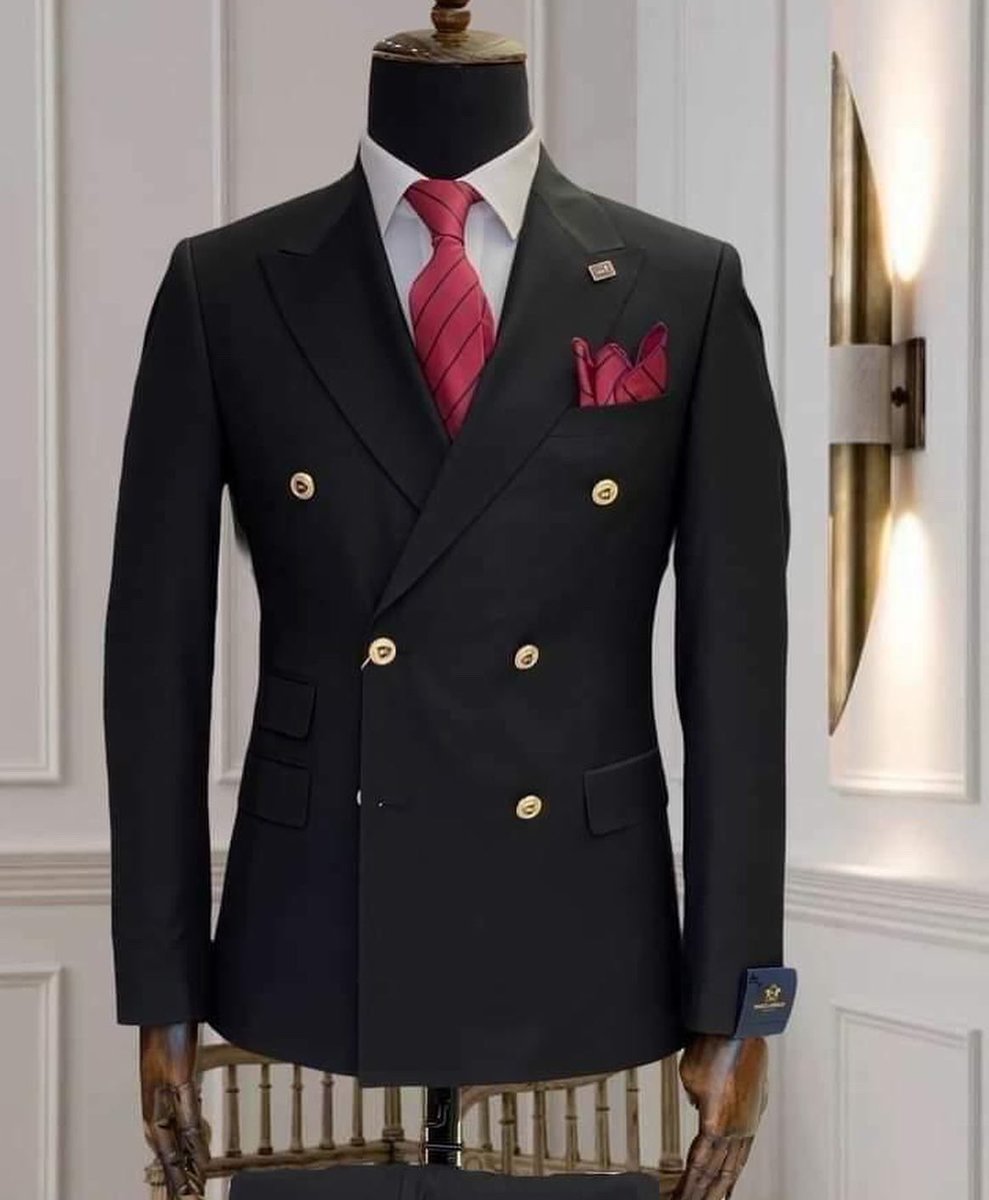 luxurious_gh's tweet photo. Available suits in stock as seen . Available in all sizes . Contact/WhatsApp: 0543410556 https://t.co/AxH9n7VCb7