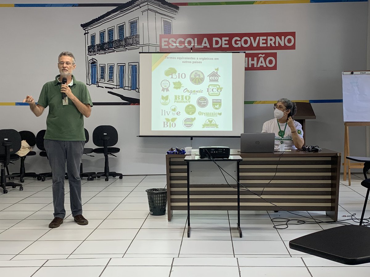 fabiolaewerton's tweet photo. Retornando às atividades de Fiscal, já em um treinamento para o novo escopo de atuação da @Aged_Maranhao : cadastramento de Organizações de Controle Social para orgânicos e fiscalização do comércio de Orgânicos. https://t.co/rS532kletf