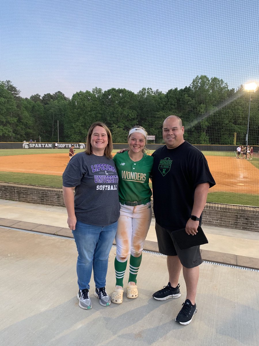sbcoachbelfield's tweet photo. End of a HS career for @kaylynb_33 She’s one of the best in my book. She has a lot of people say “She’s so talented!”  Well truth is she simply puts in a ton of work. Been a JOY to watch her compete in the @Gm4Sports Conference. On to @StarsColemanBel and @LipscombSB https://t.co/jVol2hyIwV