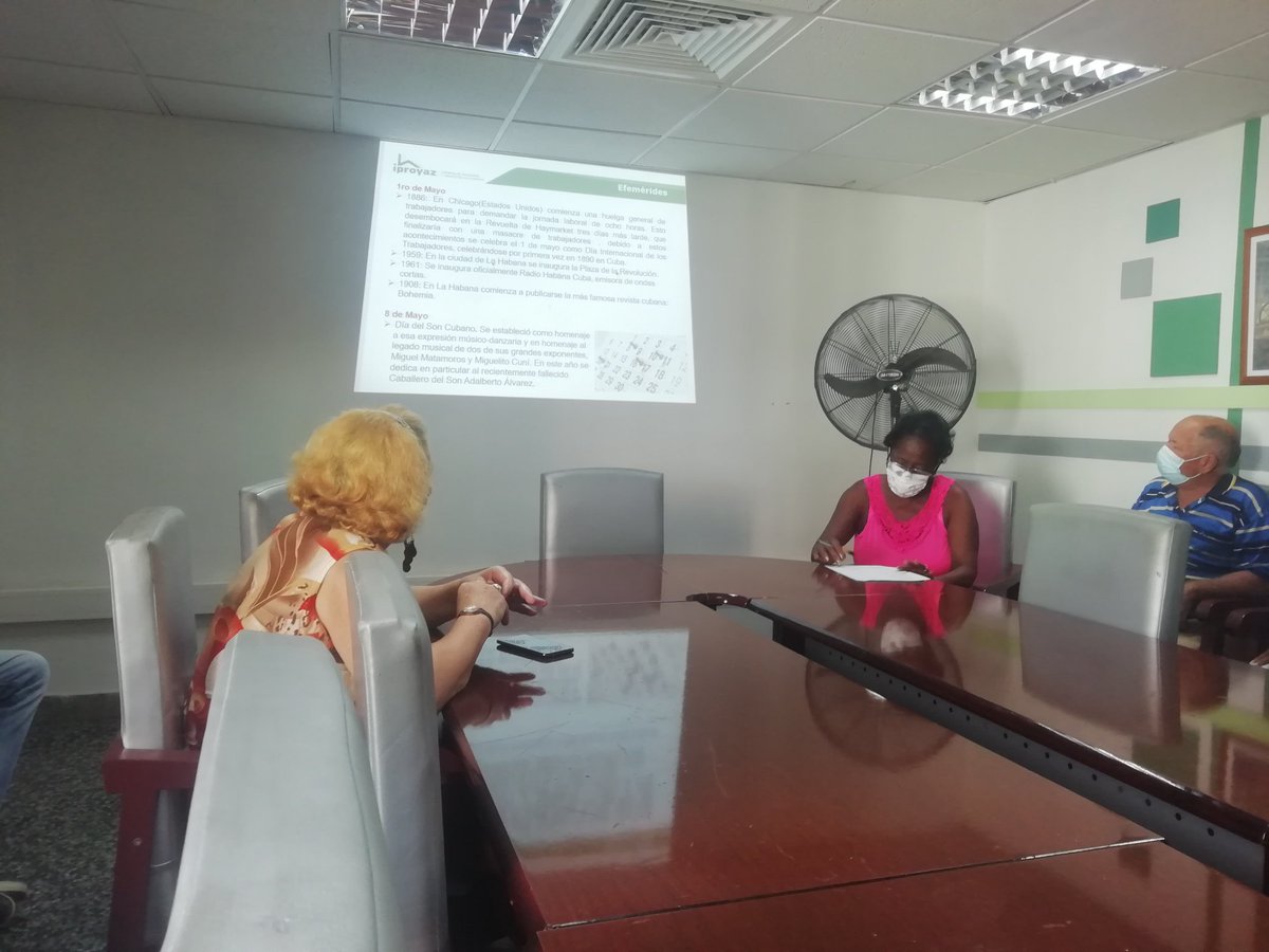 YasminGzlez74's tweet photo. Dirección de Auditoría desarrolló en la mañana de hoy matutino especial en saludo al día de las madres, con la participación de los trabajadores de la Oficina Central y la UEB Habana. Muy Conmovedor. #iproyaz. #Azucareros. #VamosPorMás. https://t.co/7HqNbsGRjv